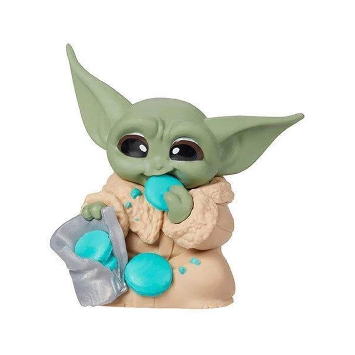 Star Wars: The Mandalorian - The Bounty Collection Grogu Toy Figure - Eating Cookies