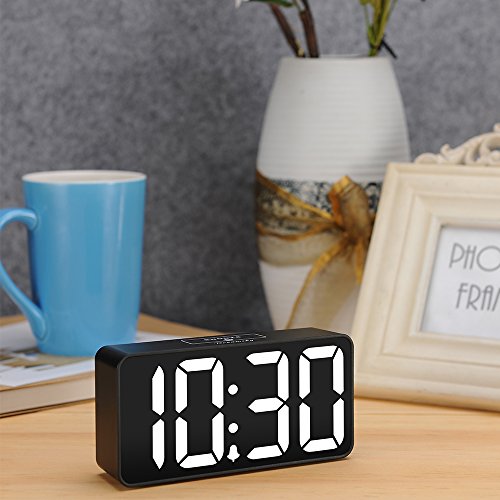 DreamSky Small Digital Alarm Clock - Image 5