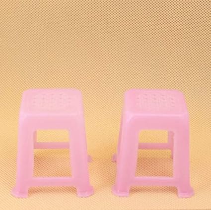 Leoie 2Pcs Mini Square Stools Furniture Toy for 1:12 Doll House Random Color