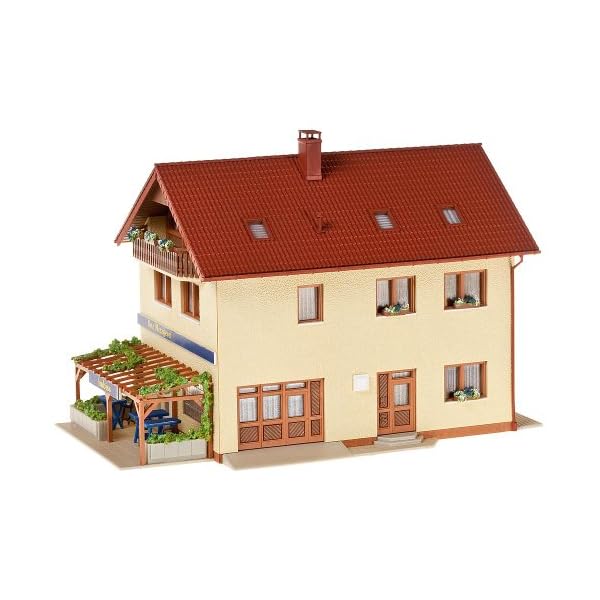 FALLER Metzgerei/BÃ¤ckerei Modellbausatz mit 569 Einzelteilen 190x125x125mm I Modelleisenbahn ZubehÃ¶r H0 mit FahrrÃ¤dern I Modelleisenbahn H0 Metzgerei, Creme und Braun – Bild 3