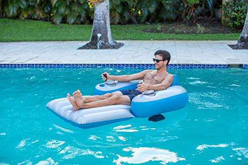 pool float with propeller