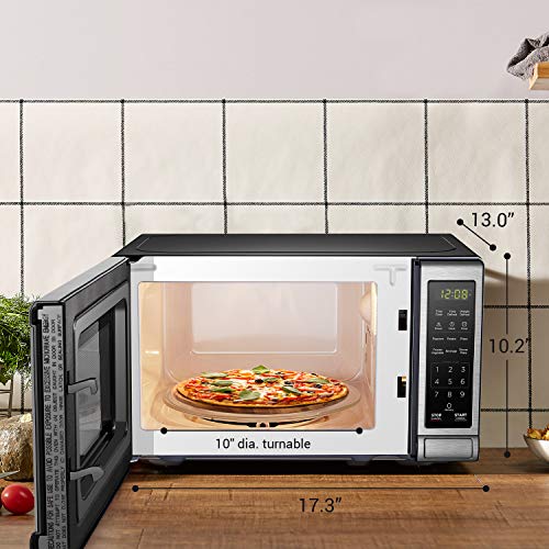 BLACK+DECKER EM720CB7 Digital Microwave Oven with Turntable PushButton