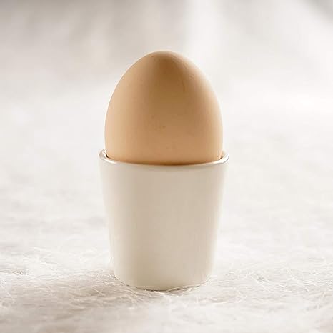 Amazon Co Jp 白 磁器 エッグカップ 柔らかいゆで卵用 エッグサービングカップ 石器 エッグカップ ホルダースタンド 朝食 キッチンガジェット A 5 Cm In Dia ホーム キッチン