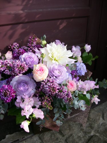 正規品 パリスタイルの花屋 大人の女性へ ダリアとライラックの春アレンジ 誕生日結婚祝い結婚記念日プレゼント 各種お祝い記念日に B005gbjb8a 超歓迎 Lm Demo Locumatch Com