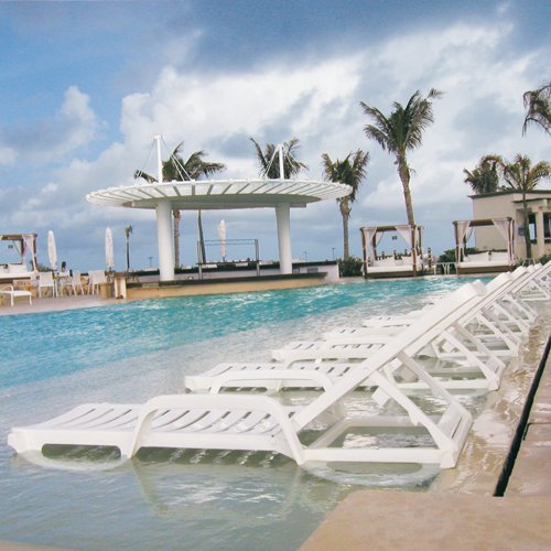 InTheSwim Bahia ContractGrade Resin Chaise Lounge, White Color