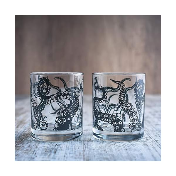 Greenline Goods Whiskygläser - 10 Unzen Becher Geschenkset - Kraken Whiskygläser (2er-Set) | Rocks Glass Octopus Decor | Old Fashioned Rocks Brille – Bild 4