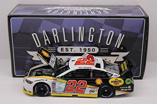 Lionel Racing Joey Logano #22 Shell-Pennzoil Darlington 2016 Ford Fusion Nascar Diecast Car