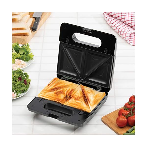 Daewoo-SDA1562-3-in-1-Snack-Maker-Sandwich-Waffle-Panini-Press-with-Detachable-Plate-and-Non-Stick-Coating-Cool-Touch-Housing-and-2-Indicator-Lights-Controlled-by-Termostat-Silver Daewoo SDA1562 3-in-1 Snack Maker, Sandwich, Waffle & Panini Press with Detachable Plate and Non-Stick Coating Range…