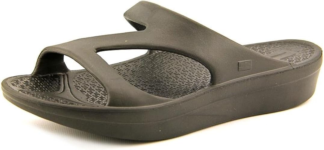 telic z strap sandals