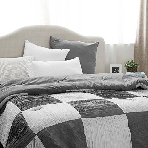 Black and White King size 102x90 Bedding Comforter Chessboard Pattern Down Alternative with Pleat Surface and Grey Reverse Side by Bedsure