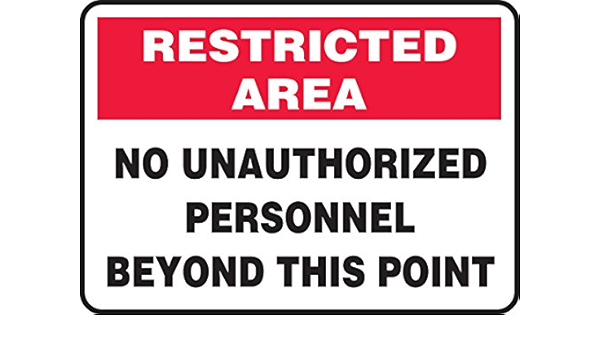 Табличка keep out. Authorized staff only. Service is restricted. Security sign. Warning restricted area.