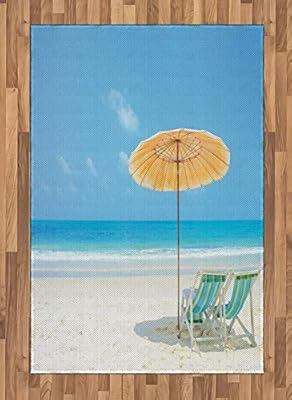 Tapis Cotier Propre Calme Vue Sur La Mer Et Transats De Soleil