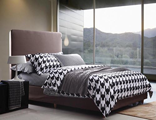 Dexim Printed Poly Satin 4 Piece Bedding Set with Reversible Duvet Cover (Black)