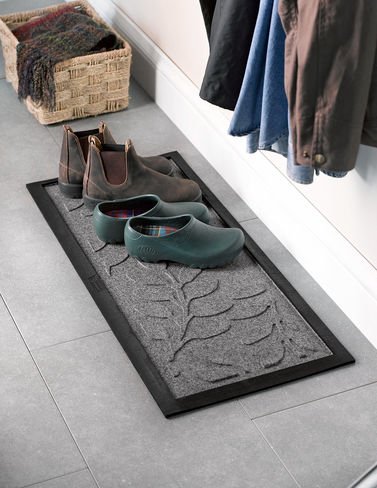 Laurel Leaf Water Glutton Boot Tray