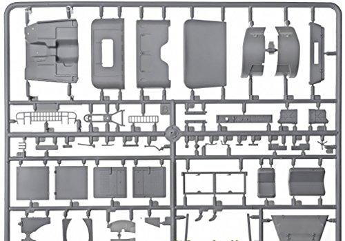 PLASTIC MODEL BUILDING KIT M-42 US 4X4 COMMAND TRUCK 1/72 RODEN 809