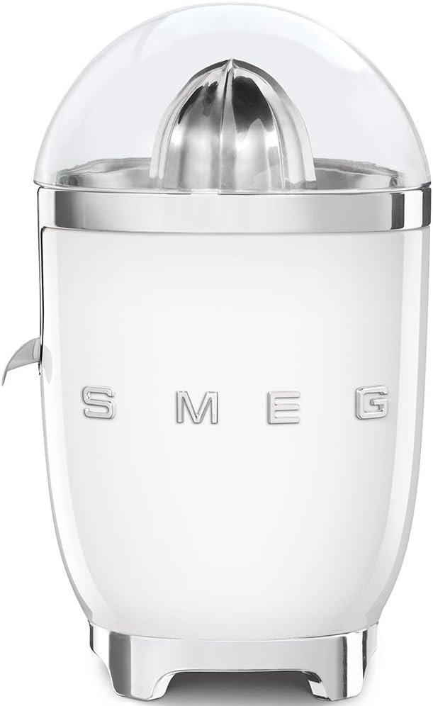 Smeg CJF01WHUK Retro 50's Style Citrus Juicer with Lid, Stainless Steel Reamer and Strainer, Anti-Drip Spout, White - Image 3