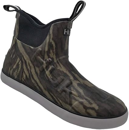 huk water boots