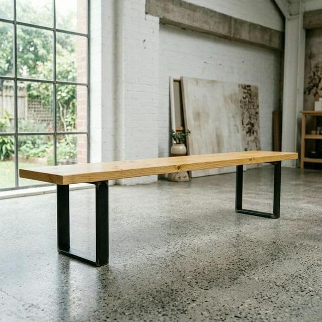 CASA FERRO Elegante Banca Exterior Resistente de Madera Maciza y Metal. Pie de Cama King Size, Comedor, Terraza, Jardín. Estilo Moderno Minimalista. (Pino Natural XG 2.00 m)