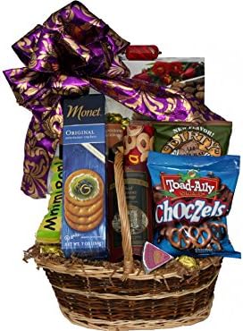 Plaza Flowers Classic Gift Basket Deluxe
