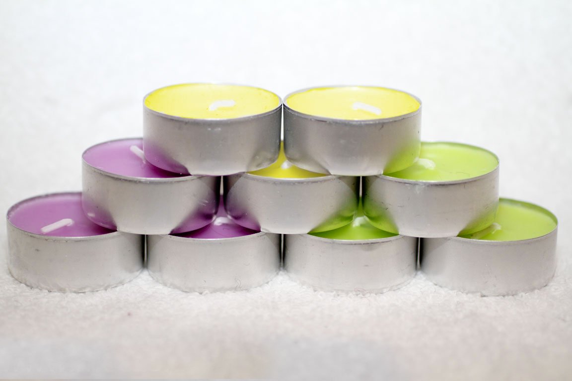 25 x Scented Tea Lights Candles TEALIGHTS 8HR 8HOUR Burning TIME (Vanilla)