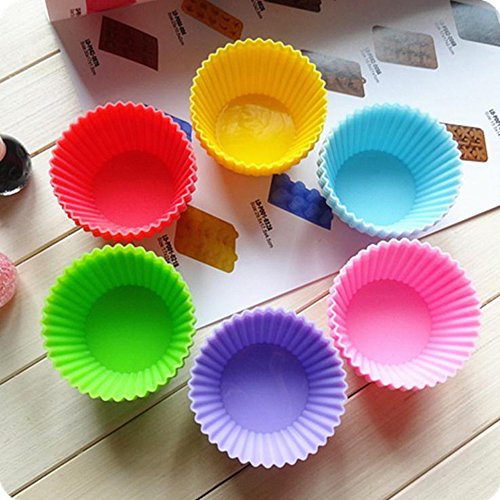 iiHOME Reusable Silicone Baking Cups Cupcake Liners Muffin Cups Cake Molds, Pack of 12 (Random Color)
