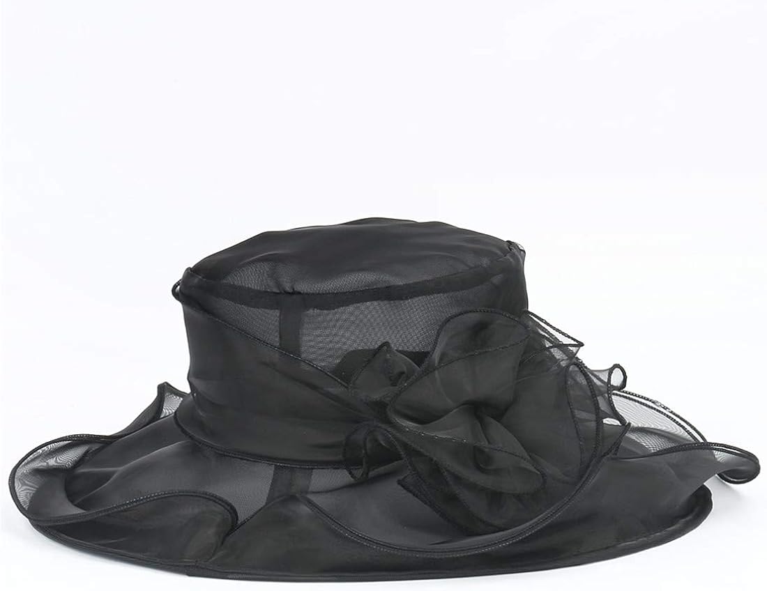 black wide brim hat races
