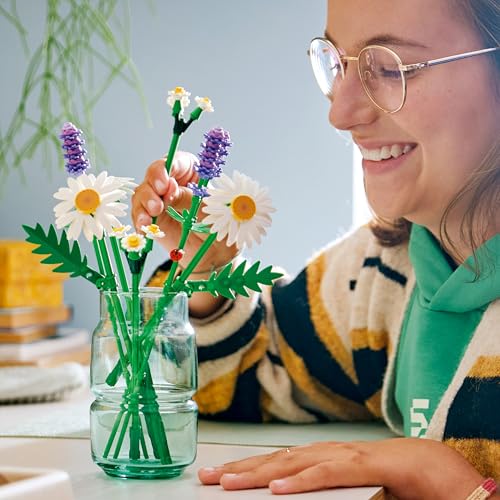 LEGO Botanicals Gänseblümchen - Strauß aus Kunstblumen mit Gänseblümchen & Lavendel - DIY Deko fürs Kinderzimmer - Geschenkidee zum Geburtstag für Mädchen ab 9 Jahren - 11508 9