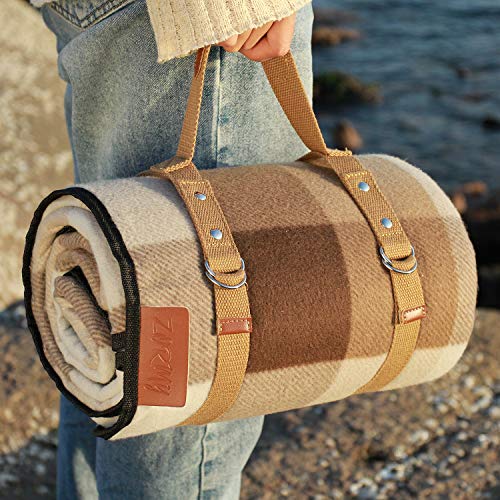 ZORMY Extra Large Picnic Blanket 3 Layers for Waterproof Beach Handy Mat Brown and White Checkered Camping Mat Great for Outdoor Picnic, Beach, Camping, Camping on Grass and Portable