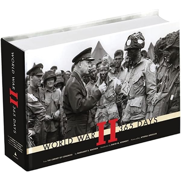 Men of WW II: Fighting Men at Ease: Bachner, Evan: 9780810992870