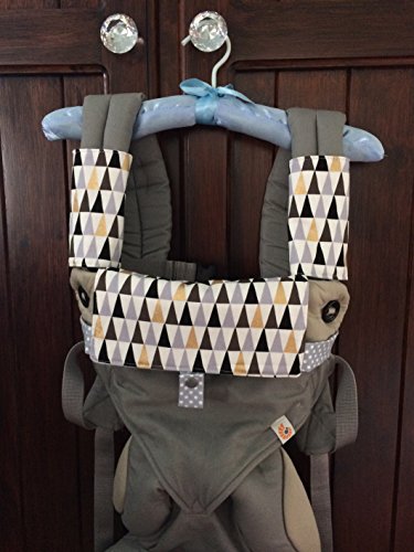 Pawda Baby Ergo 360 teething pads, drool pads, Bib, cover for Ergo,
Manduca, Lillebaby, gold, grey, black small triangles (Side straps and
front bib) Pawda Baby Ergo 360 teething pads, drool pads, Bib, cover for Ergo,
Manduca, Lillebaby, gold, grey, black small triangles (Side straps and
front bib)