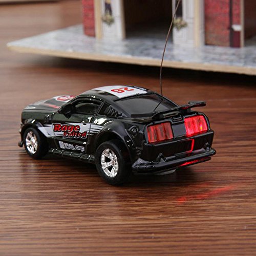 Rumfo Cans Type mini RC Radio Remote Control Micro Racing Car Portable Pocket Toy Car with 4pcs Roadblocks Toys Kids Gift