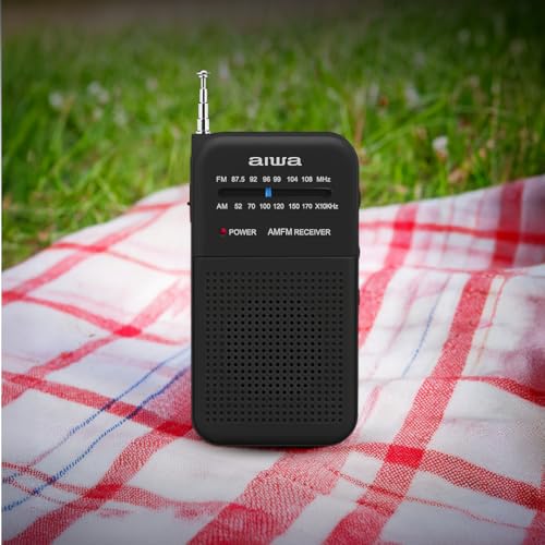 Aiwa Radio Portátil Am/FM de Bolsillo AWFML1, Altavoz 1.5”, Conector Audífonos 3.5 mm, Funciona con 2 AAA, Diseño Compacto Ligero Color Negro, Recepción Clara y Fácil de Usar