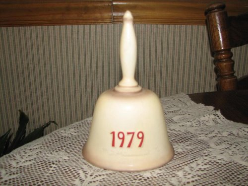 M.I. Hummel Second Edition Annual Bell 1979 #701