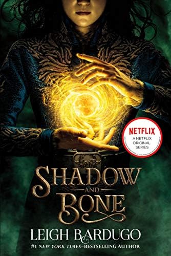 Amazon.com: Shadow and Bone (Grisha Trilogy): 9780606319034