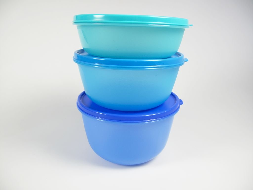 TUPPERWARE Bowls 2,0L dark blue+ 1,5L blue + 1,0L turquoise for the