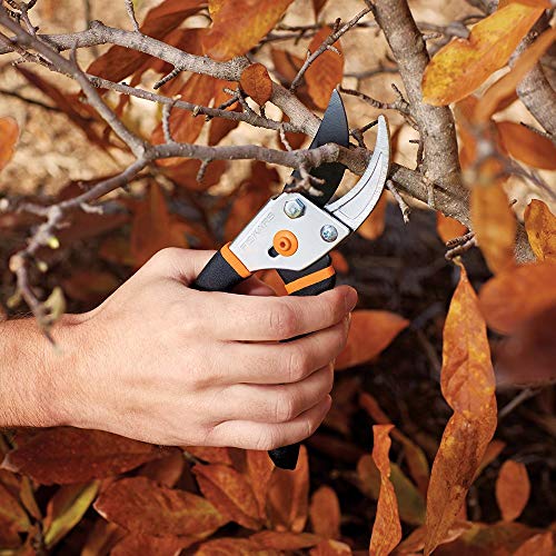 Fiskars 91095935J Steel Bypass Pruning Shears (Renewed) - Thumbnail 3