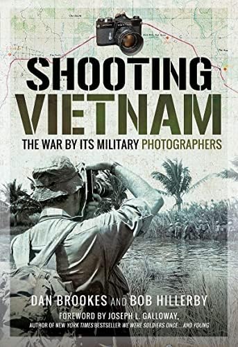 Vietnam: A Complete Photographic History: Michael Maclear, Hal