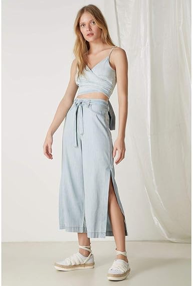 calça pantacourt com fenda lateral