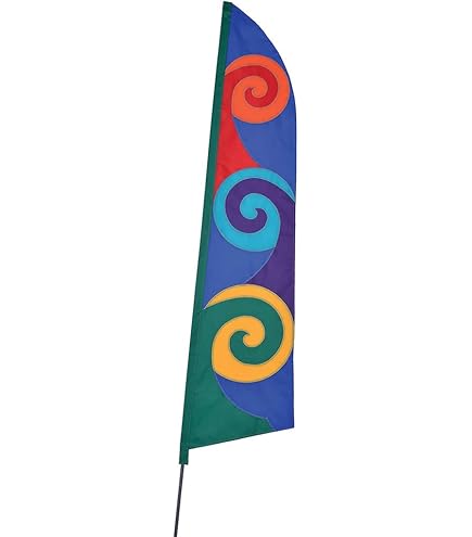 Fondo De Cintas Multicolores Contra El Cielo Azul. Arcoíris. Libertad