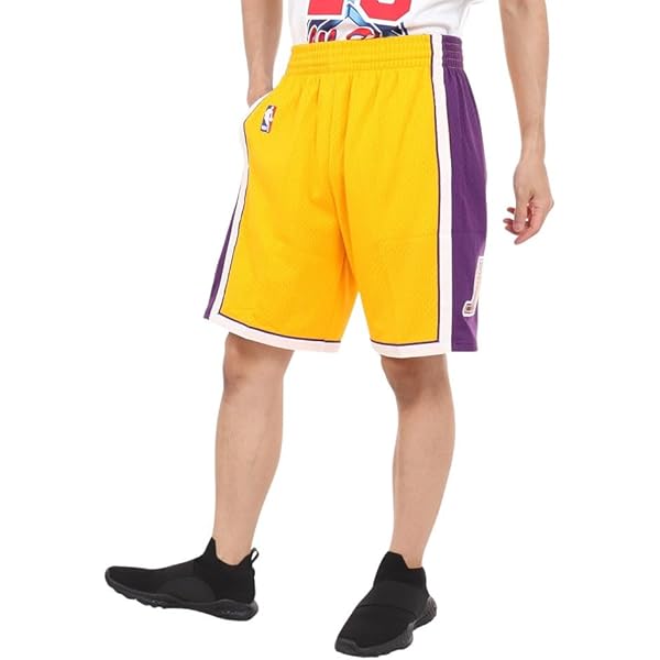 Amazon.com: Mitchell & Ness NBA Swingman Shorts Lakers 09 Light
