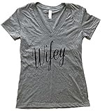Friendly Oak Women's Wifey V-Neck Junior Fit T-shirt