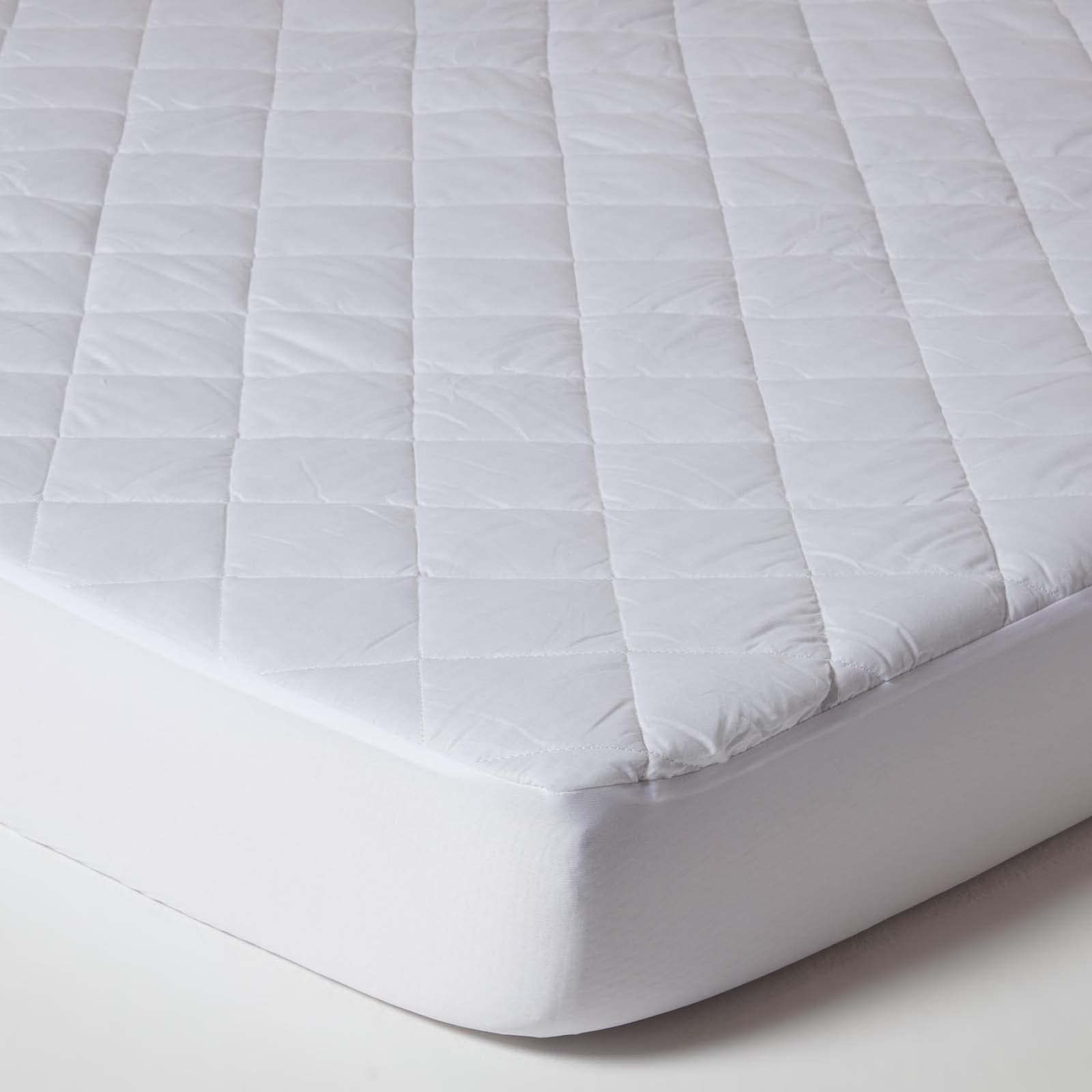 HOMESCAPES Deep Quilted Super King Size Waterproof Mattress Protector Oeko-Tex Hypoallergenic & Washable Mattress Topper with Fully Elasticated 30 cm Deep Thick Stretch Fabric Skirt
