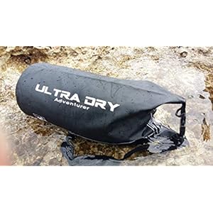 Schnorchelmasken 100% GARANTIERT WASSERFESTES SEESACK-SET (IPX66) Schützen Sie Ihre gesamte Ausrüstung, unabhängig von den Bedingungen! Wenn Sie bei extremen Kajakfahrten in Wildwasser tauchen, bei strömendem Regen oder am Strand wandern, ist Ihre Ausrüstung geschützt und sicher.
LEICHT, ROBUST, SEHR SOLIDE, angenehm zu tragen, reiß- und einstichfest! Die perfekte Kombination, die Sie für Ihre Abenteuer brauchen, in einer großartigen Größe! Unsere Ultra Dry Bags lassen Sie NICHT im Stich so wie billigere Taschen bei Amazon!
QUALITATIV HOCHWERTIGES WASSERDICHTES PHONE CASE INKLUSIVE im Wert von 10 €! Passt und funktioniert hervorragend mit allen großen und kleinen Smartphones. Wasserdicht mit einer Qualität, auf die Sie sich verlassen können. Ultraklare Fenster ermöglichen großartige Fotos und Videos. Vertrauen Sie Ihr Telefon nicht billigen Freebies an!