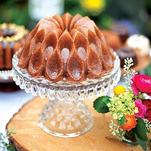 Nordic Ware Crown Bundt Pan - //coolthings.us