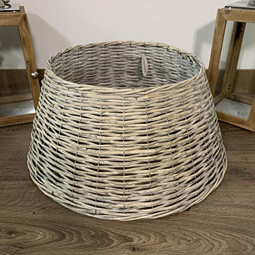 40cm x 57cm Medium Willow Christmas Tree Skirt With A Grey Wash
