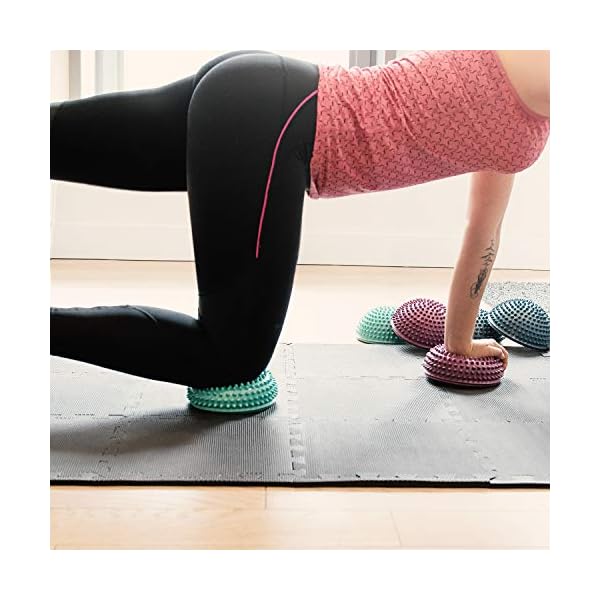 Navaris 2x Hedgehog Balance Pods - Set of 2 Spiky Fitness Domes for Sports, Foot Massage, Stability Training, Balancing…