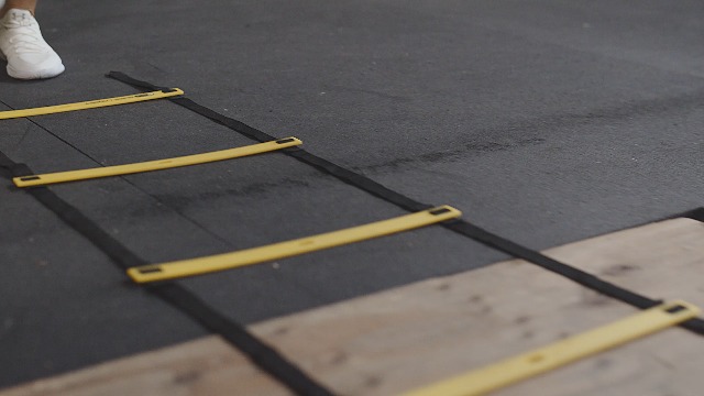 JBL-Under-Armour-Sport-Wireless-Train--On-Ear-Bluetooth-Headphones-with-Microphone-made-for-Sport-Wireless-Headset-with-IPX4-Sweatproof-works-with-Android-and-Apple-iOS-BlackGray