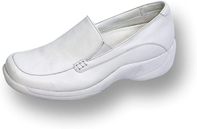 women's nursing shoes wide width