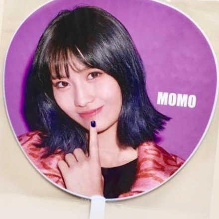 Twice Momo うちわ One More Timeリリイベ限定 ハイタッチ会公式グッズの買取価格 相場 高価買取なら買取一括比較のウリドキ