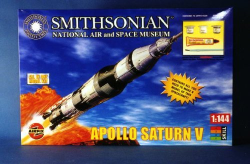 Smithsonian 1/144 Scale Apollo Saturn V Model Kit